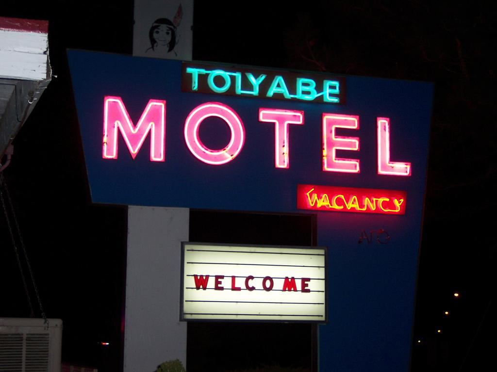 Toiyabe Motel Walker Exteriér fotografie